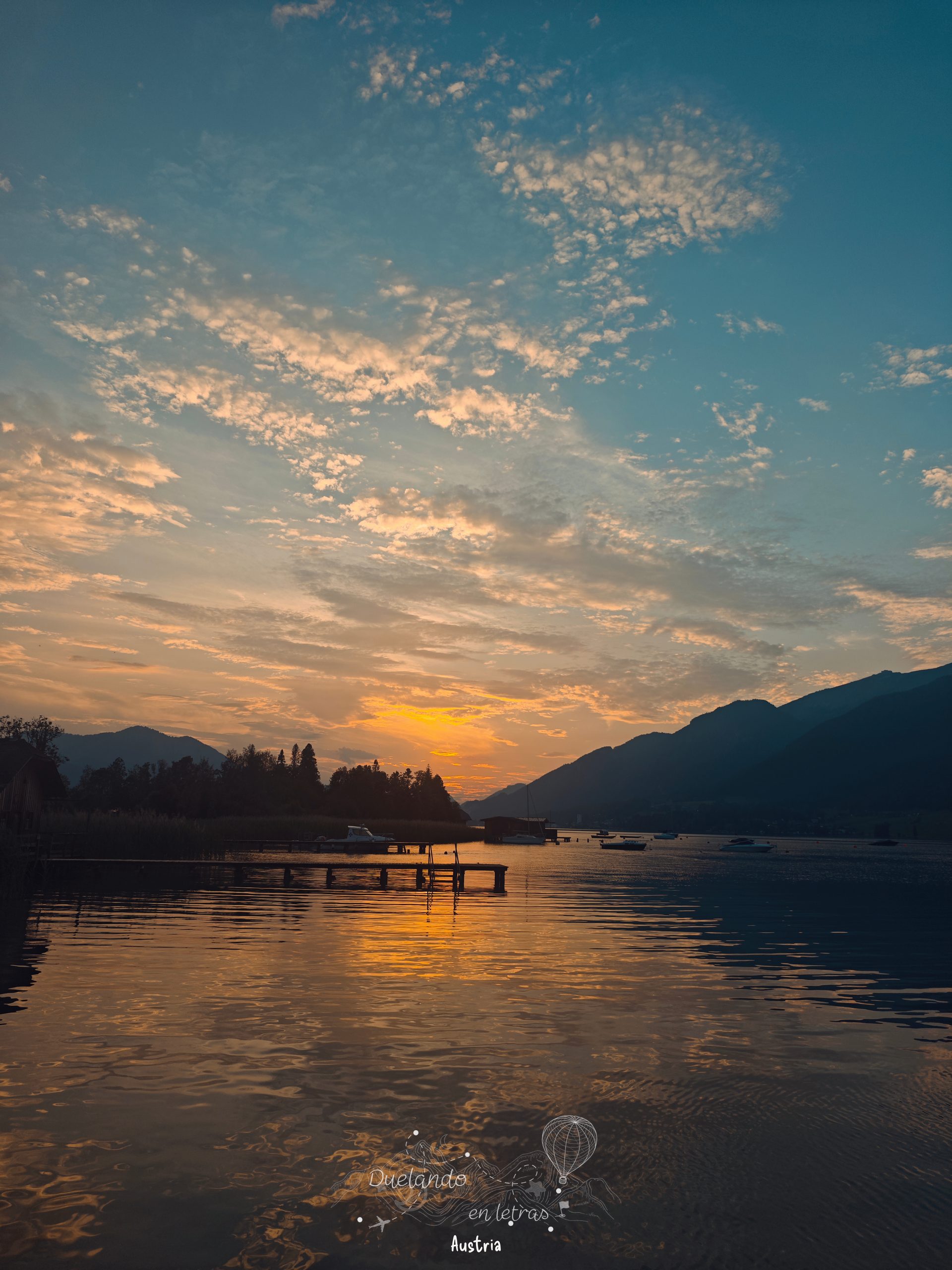 Atardecer sobre el lago